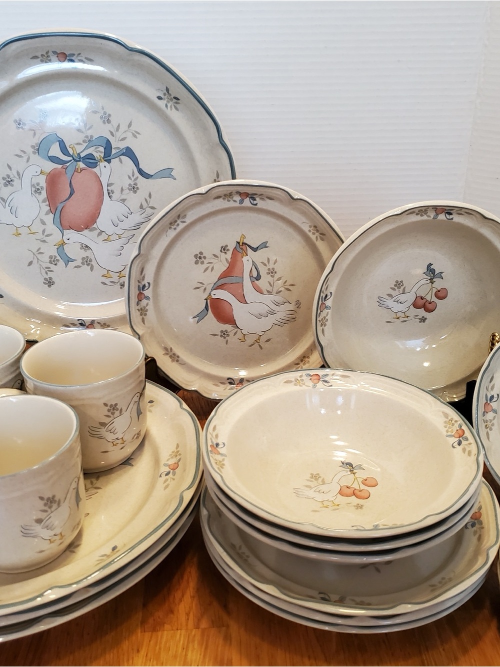 International China Marmalade Goose 20 Pc Dinnerware Set for 4 Stoneware Vintage